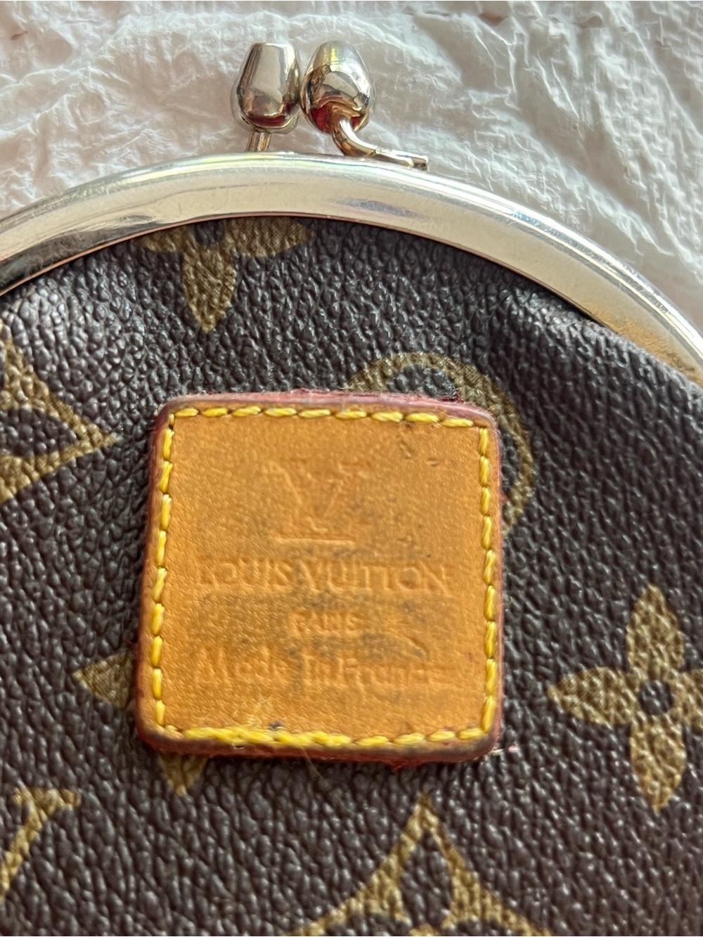 Authentic vintage Louis Vuitton monogram kiss lock coin purse - Picture 4 of 9